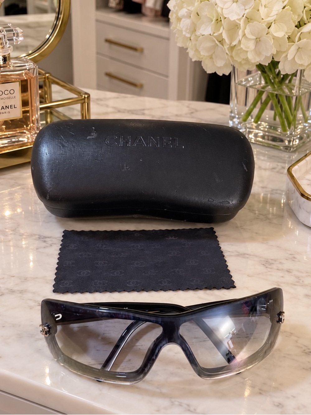 CHANEL 5067 shield sunglasses black frame 
gray gradient lens case cloth 3 set - Picture 2 of 16
